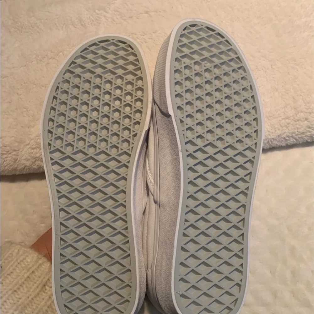 💗 NWT White vans slip on - Picture 2 of 3